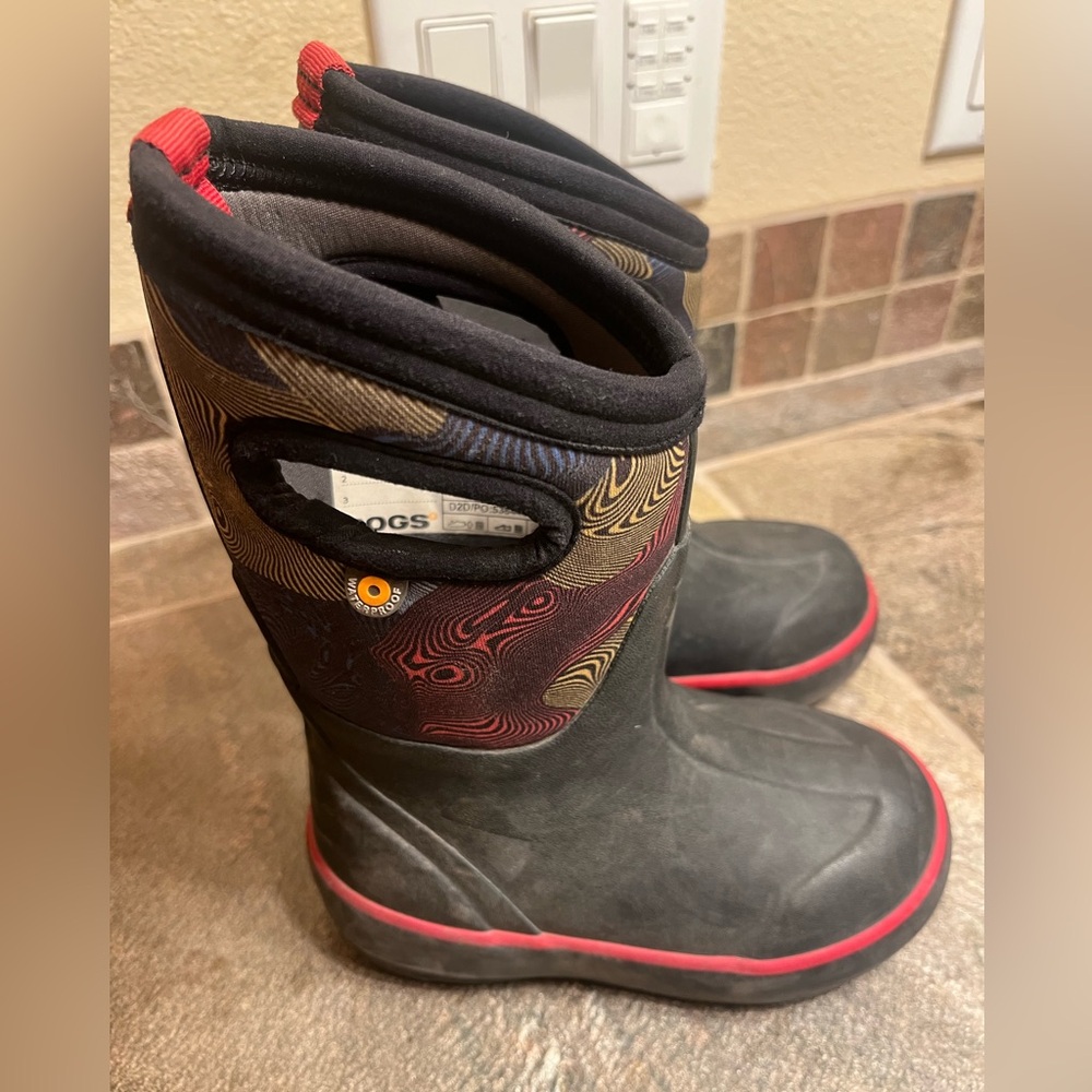 Bogs Kids Boots with Black and Red Accents